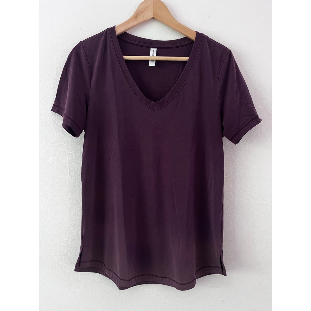 Athleta V-Neck Performance T-Shirt in Purple size medium